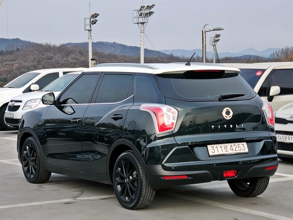 Ssangyong Tivoli - Vista 5