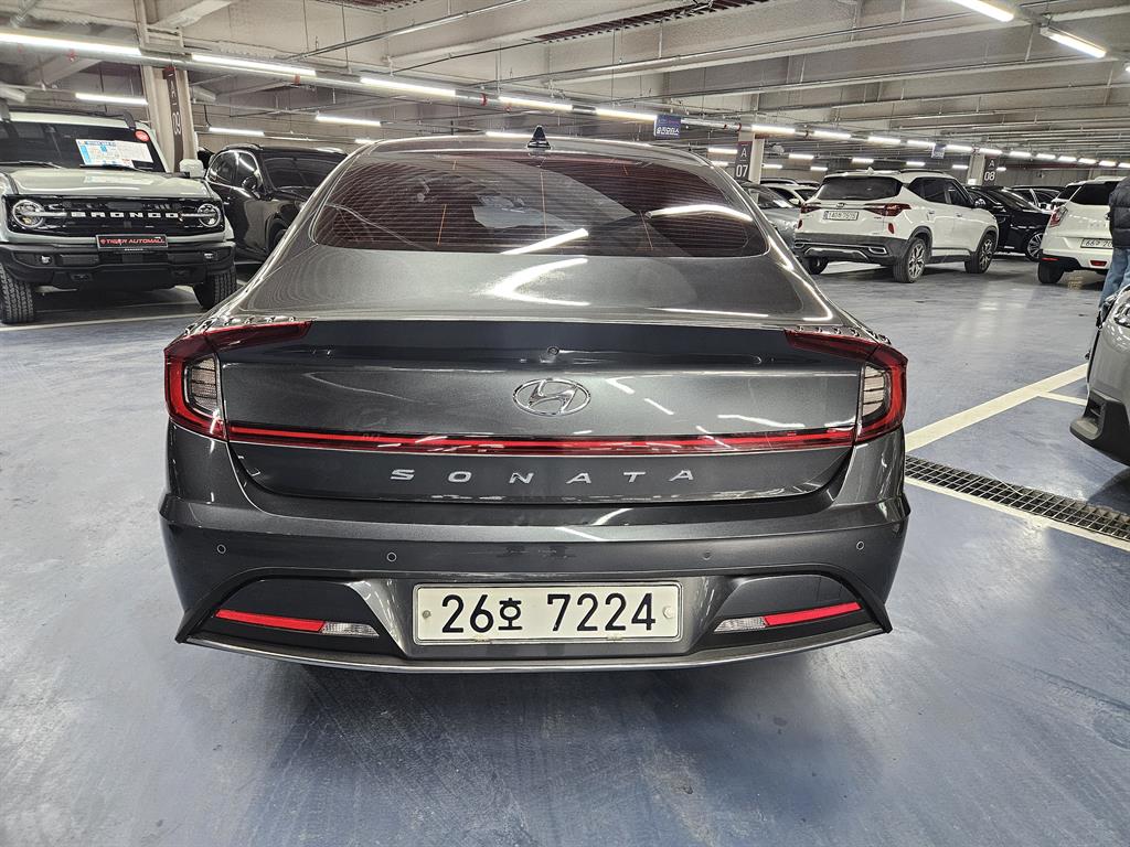 HYUNDAI Sonata - Vista 4