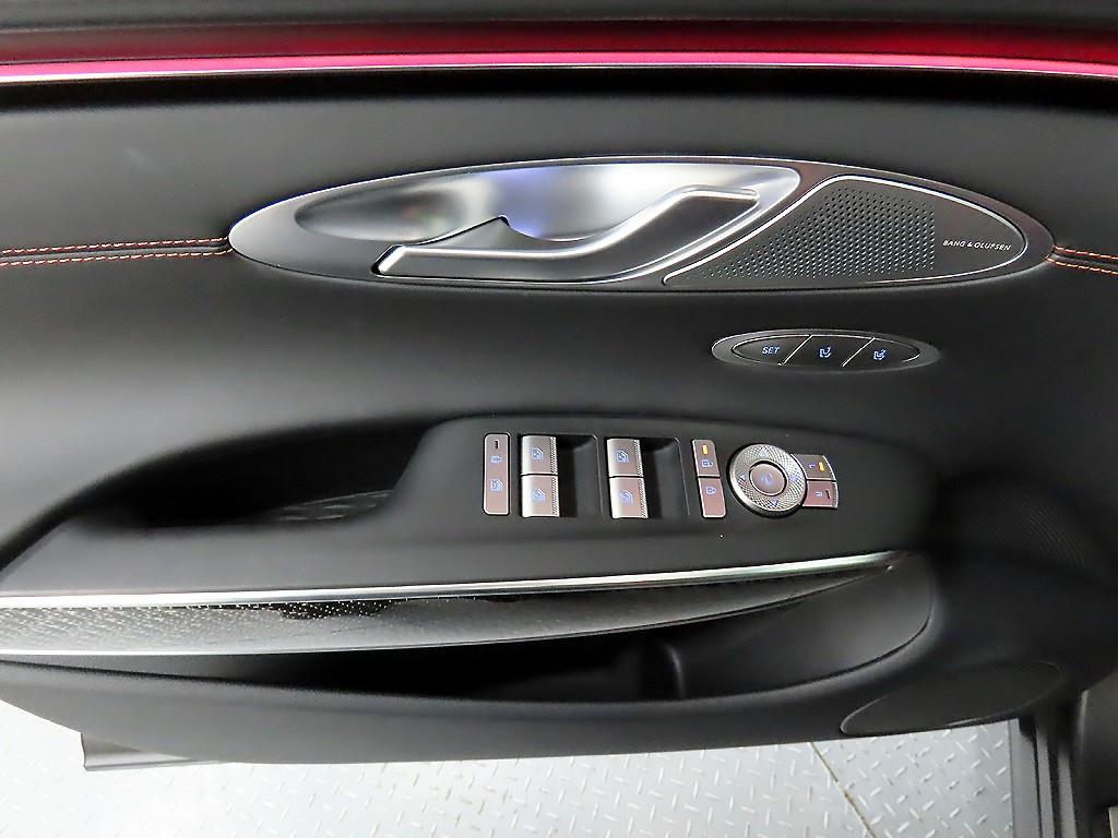 Genesis GV70 - Vista 11