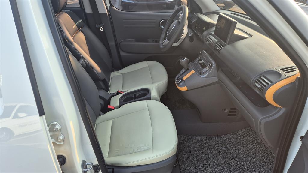 HYUNDAI Casper - Vista 11