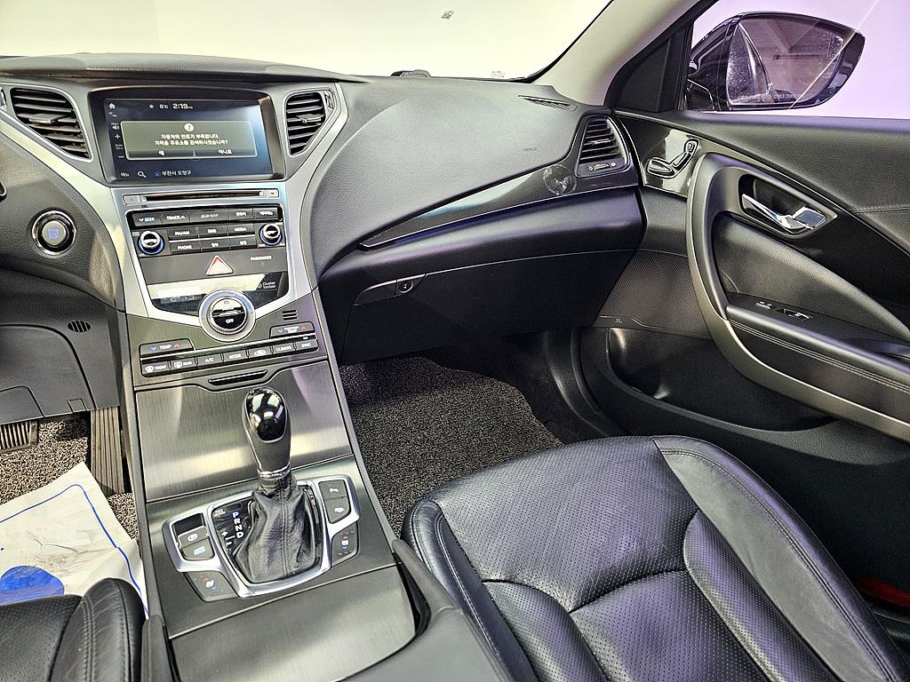 HYUNDAI Grandeur - Vista 10