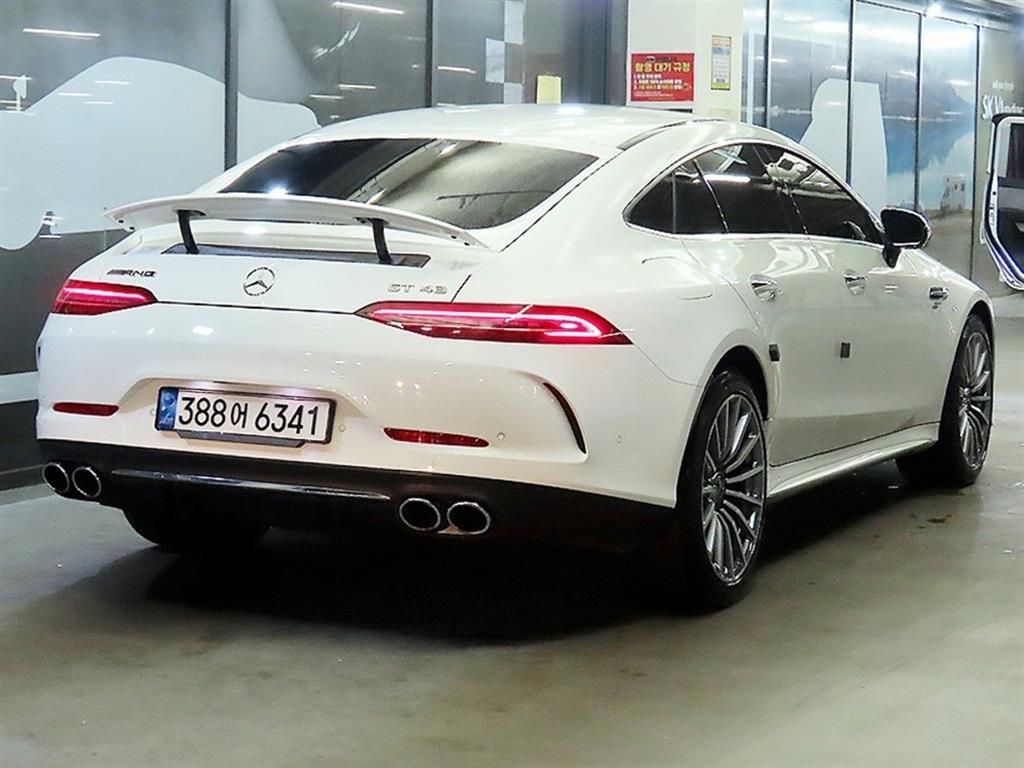 Mercedes Benz AMG GT - Vista 4