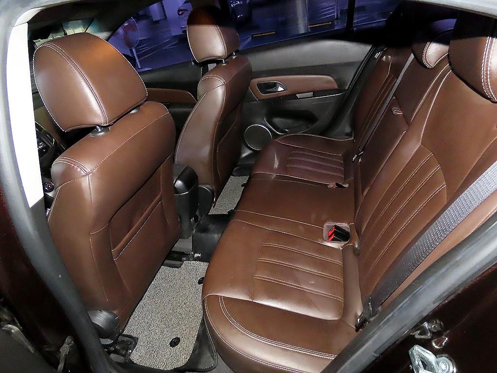 Chevrolet Cruise - Vista 7