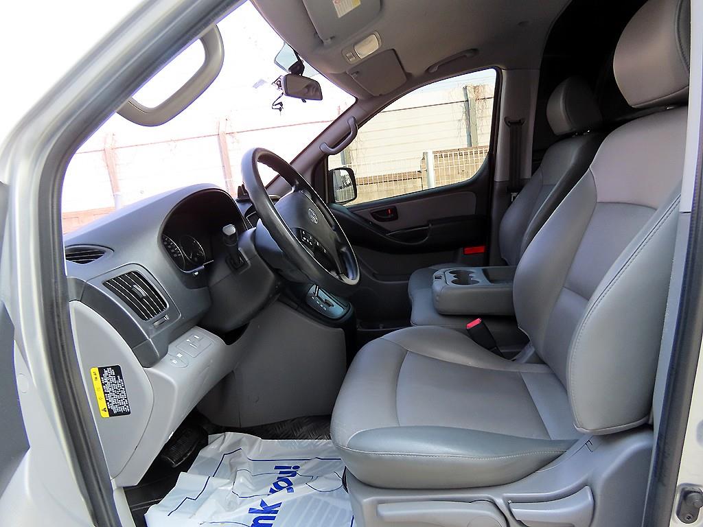HYUNDAI Starex - Vista 5
