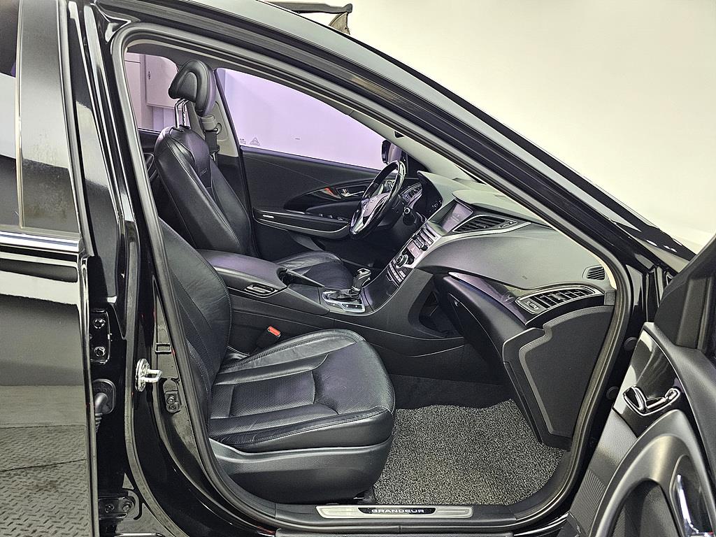 HYUNDAI Grandeur - Vista 11