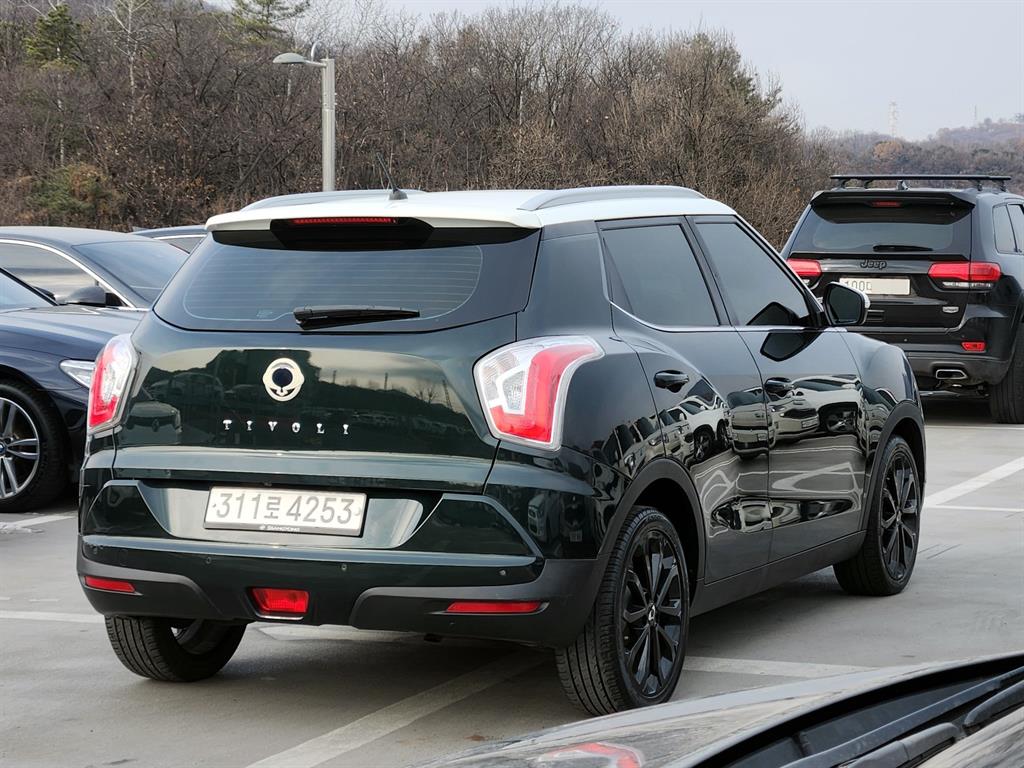 Ssangyong Tivoli - Vista 6