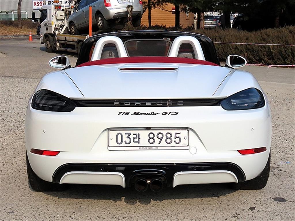 Porsche 718 - Vista 8