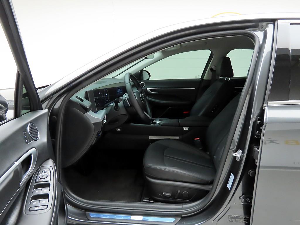 HYUNDAI Sonata - Vista 12