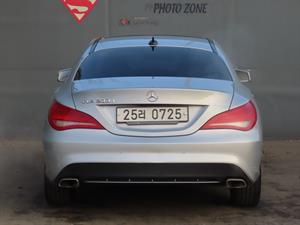 Mercedes Benz CLA Class - Vista 8