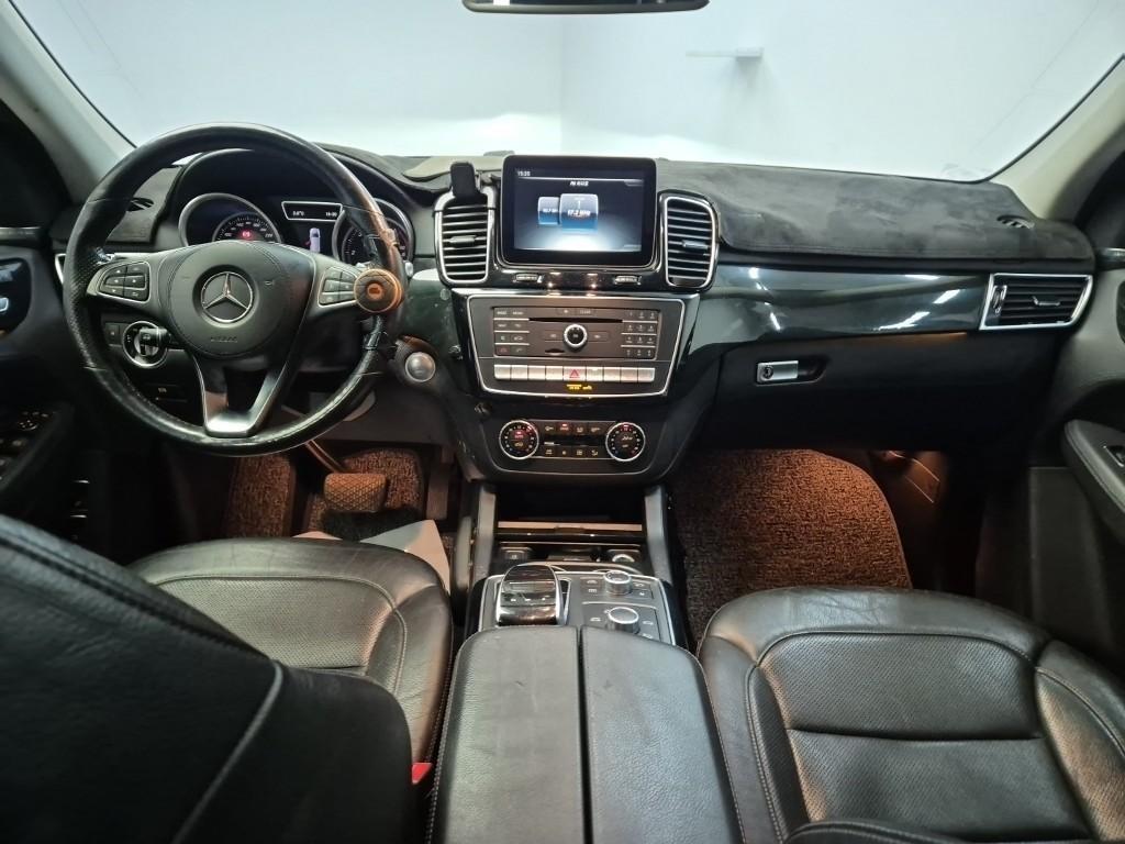 Mercedes Benz GLS Class - Vista 7