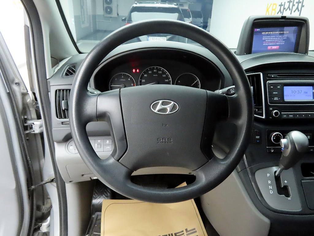 HYUNDAI Starex - Vista 9