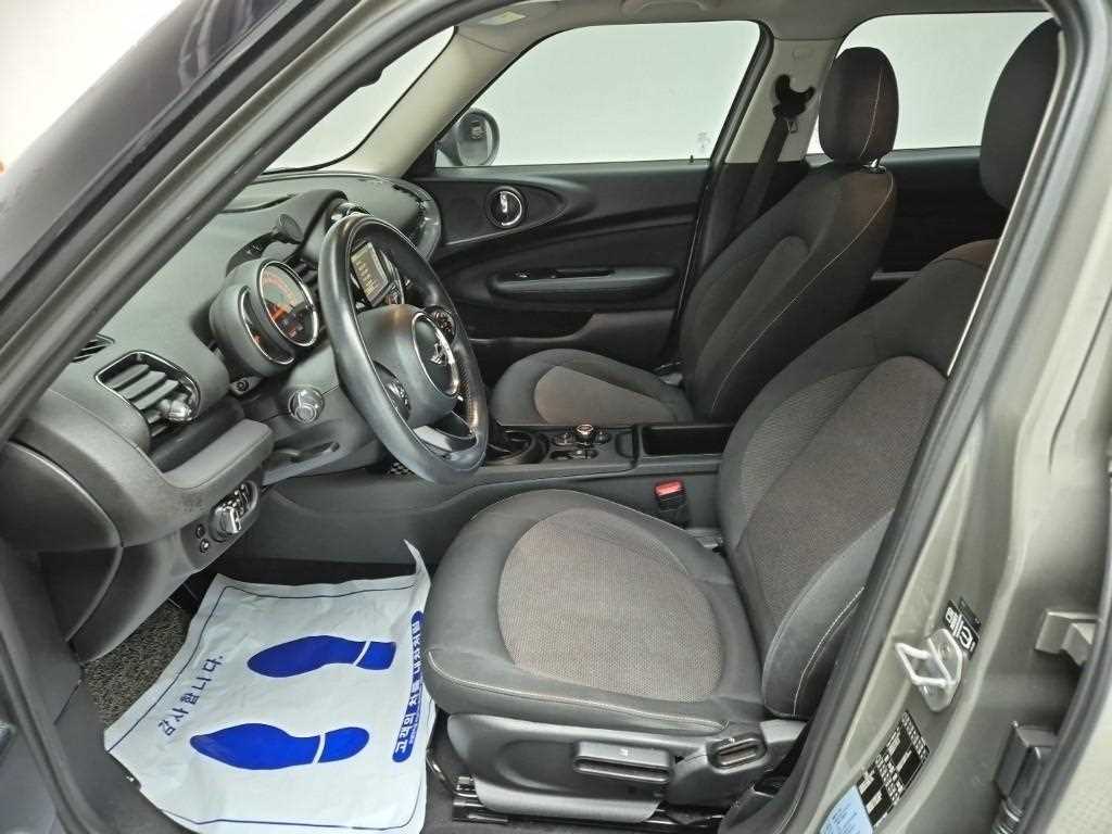 Mini Clubman - Vista 11