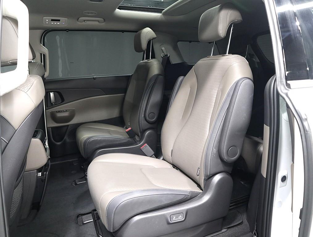 KIA Carnival - Vista 10