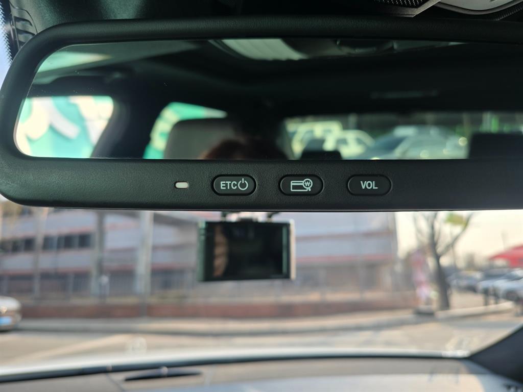 Mercedes Benz E class - Vista 12