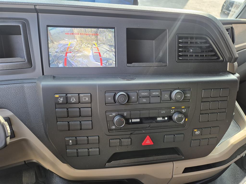 medium and large cargo Live Fish Car - Vista 12