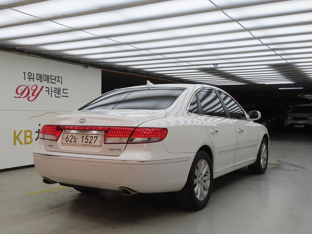 HYUNDAI Grandeur - Vista 6