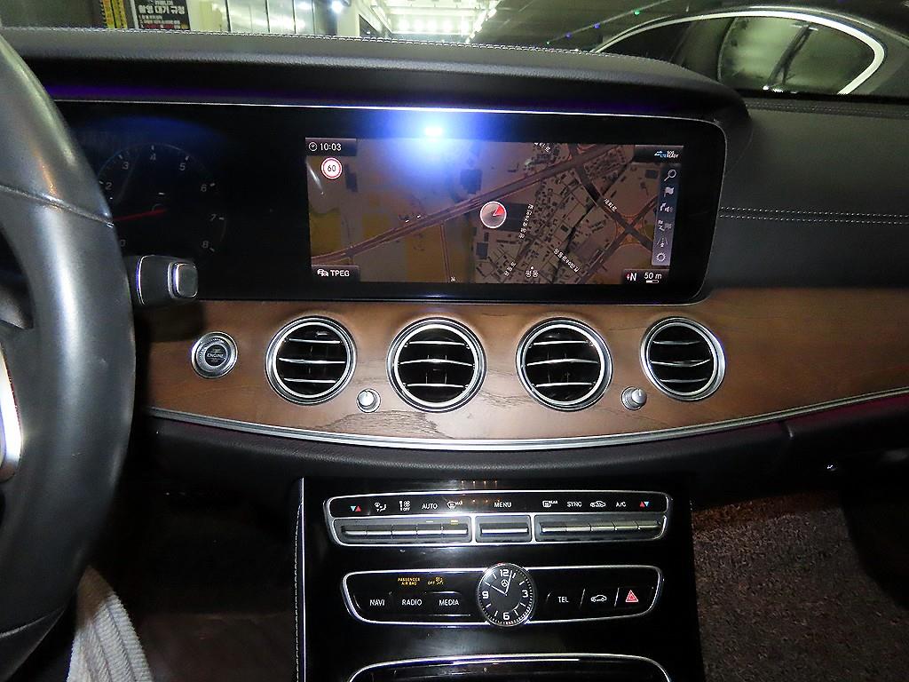 Mercedes Benz E class - Vista 11