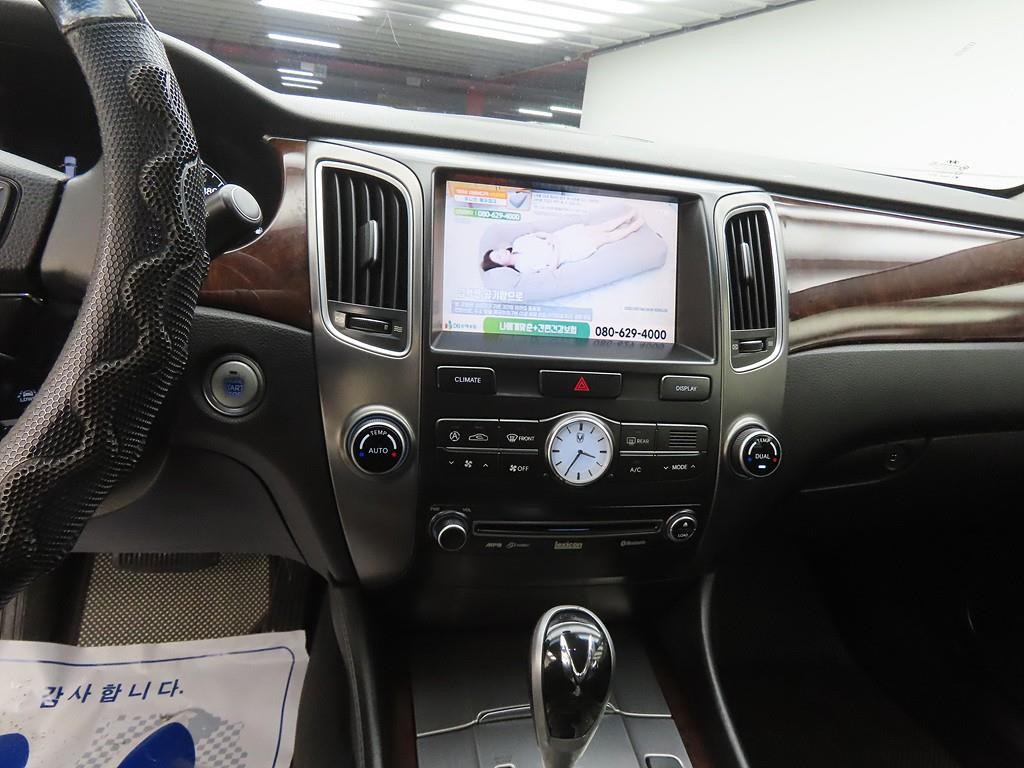 HYUNDAI Equus - Vista 10