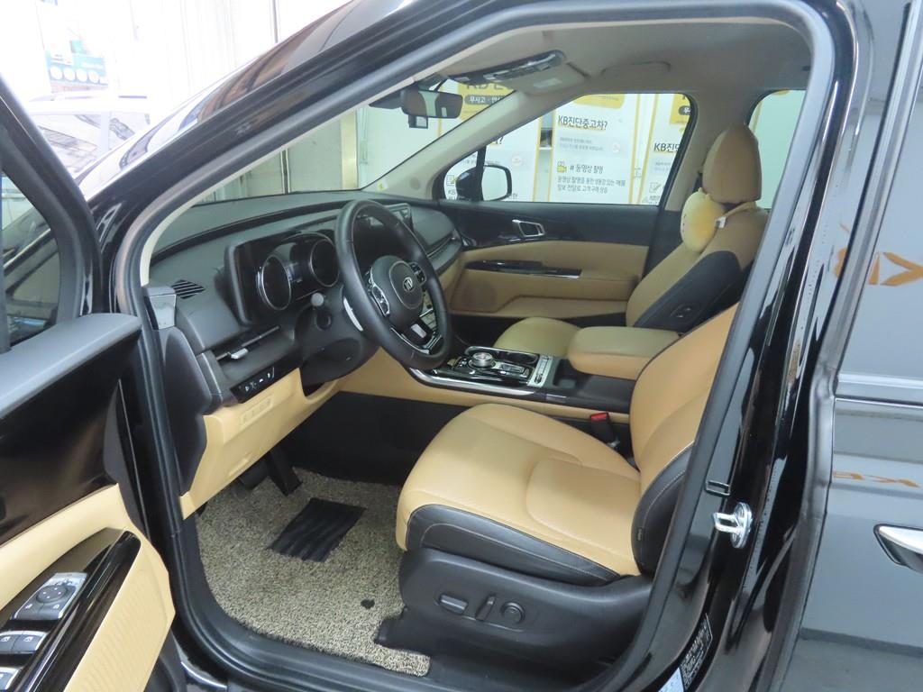 KIA Carnival - Vista 5