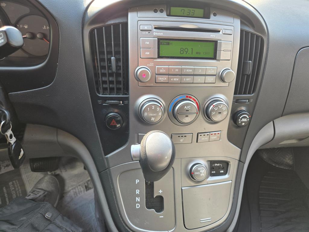 HYUNDAI Starex - Vista 10