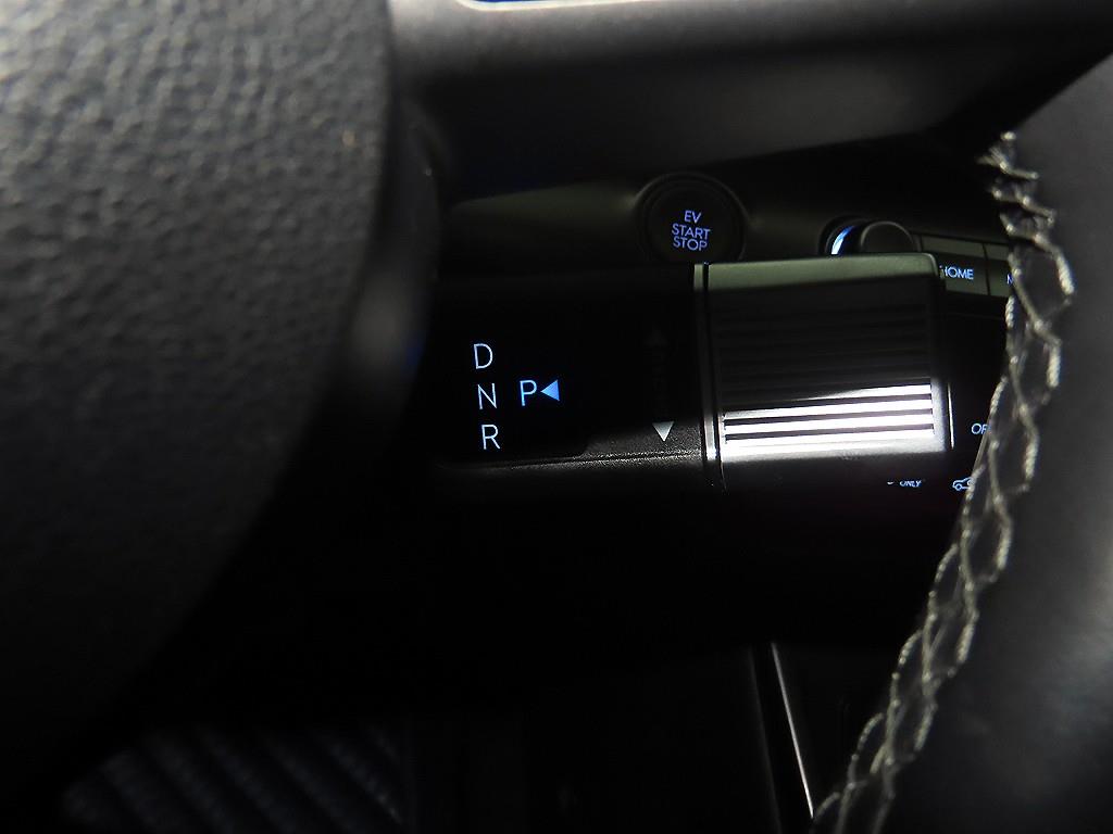 HYUNDAI Kona - Vista 12