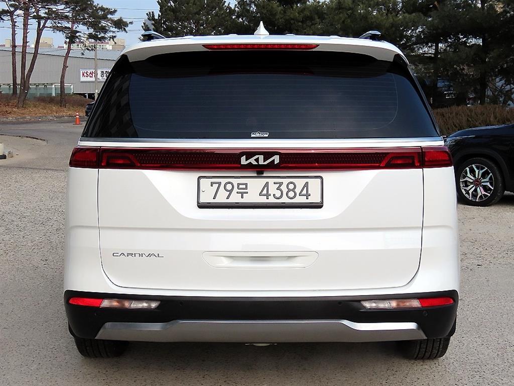 KIA Carnival - Vista 4