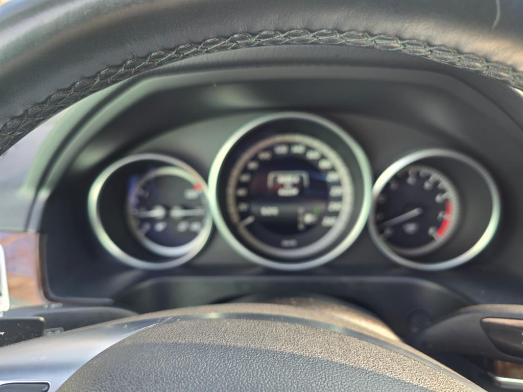 Mercedes Benz E class - Vista 11