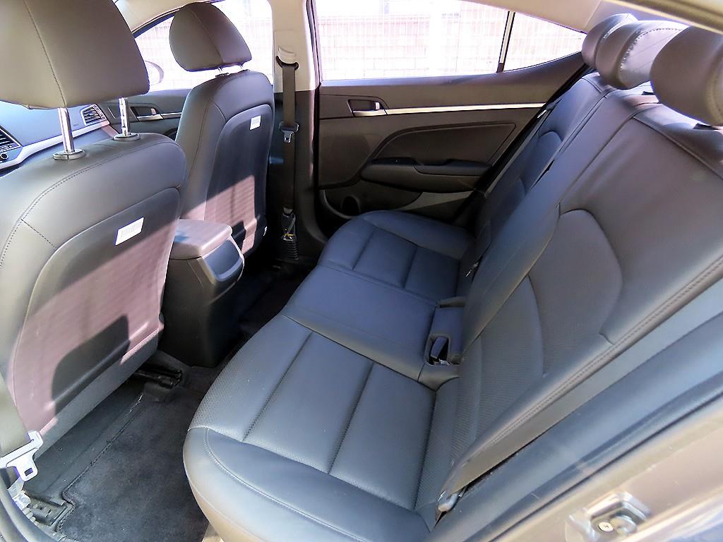 HYUNDAI Avante - Vista 6