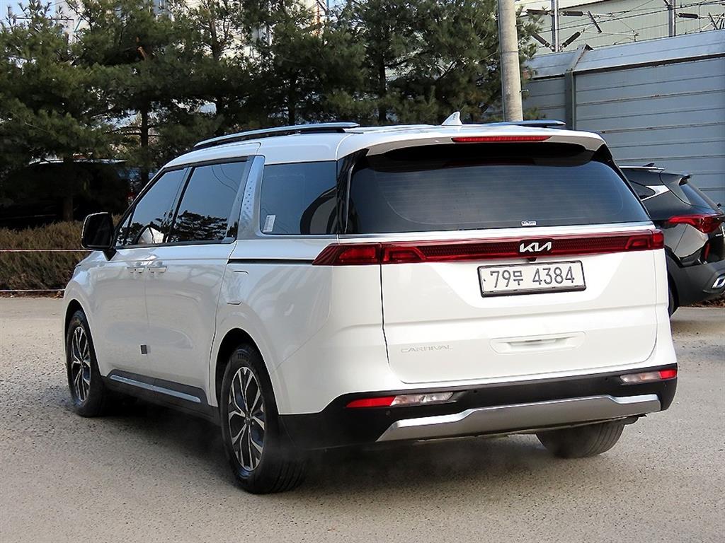 KIA Carnival - Vista 3