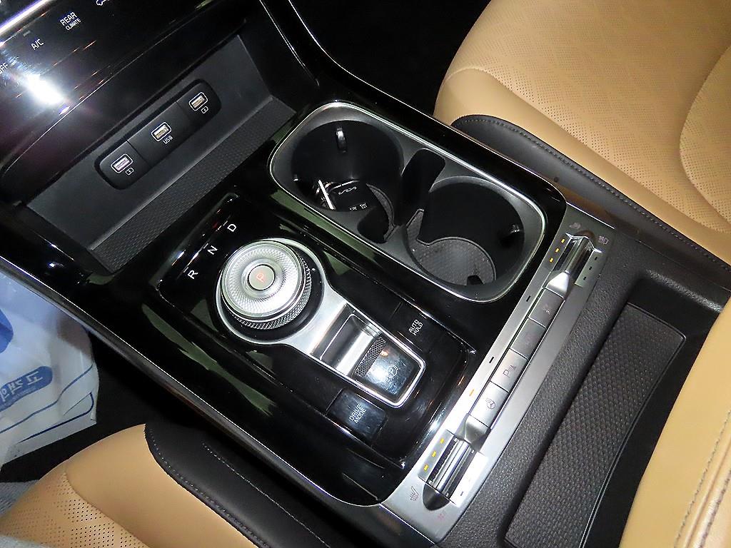 KIA Carnival - Vista 12