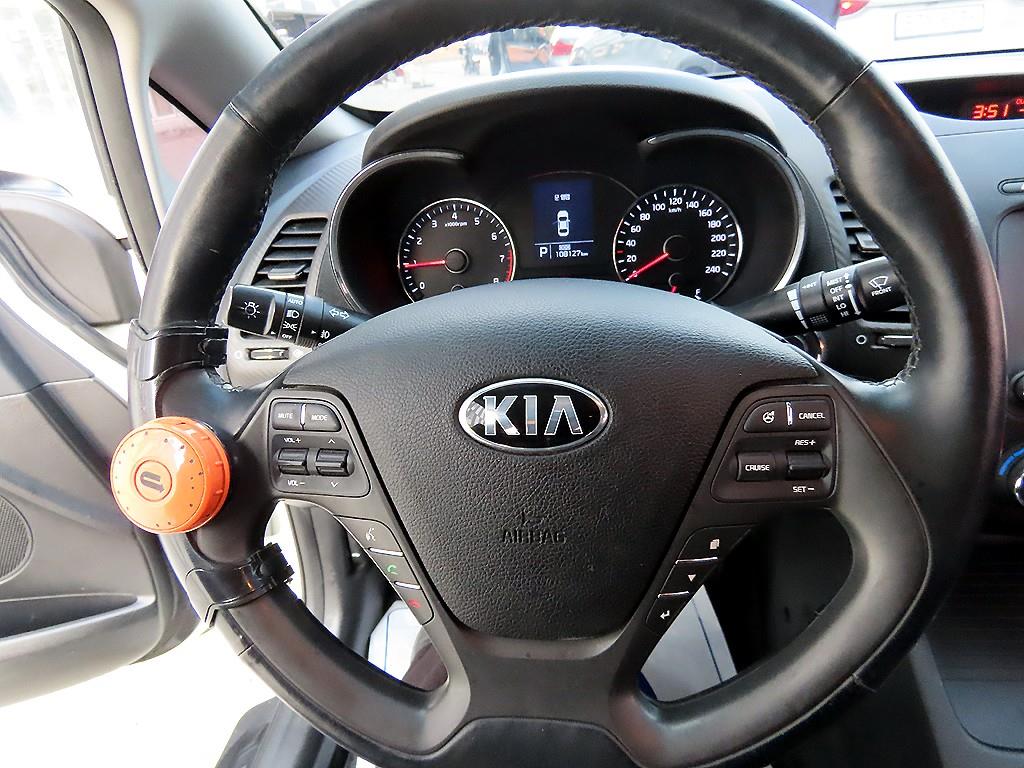 KIA K3 - Vista 8