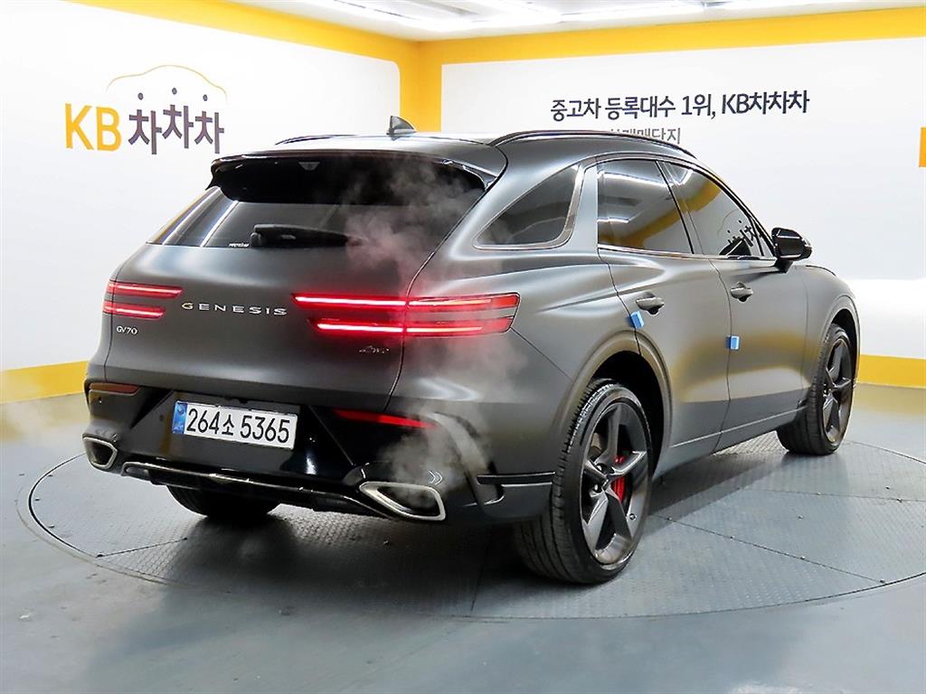 Genesis GV70 - Vista 4