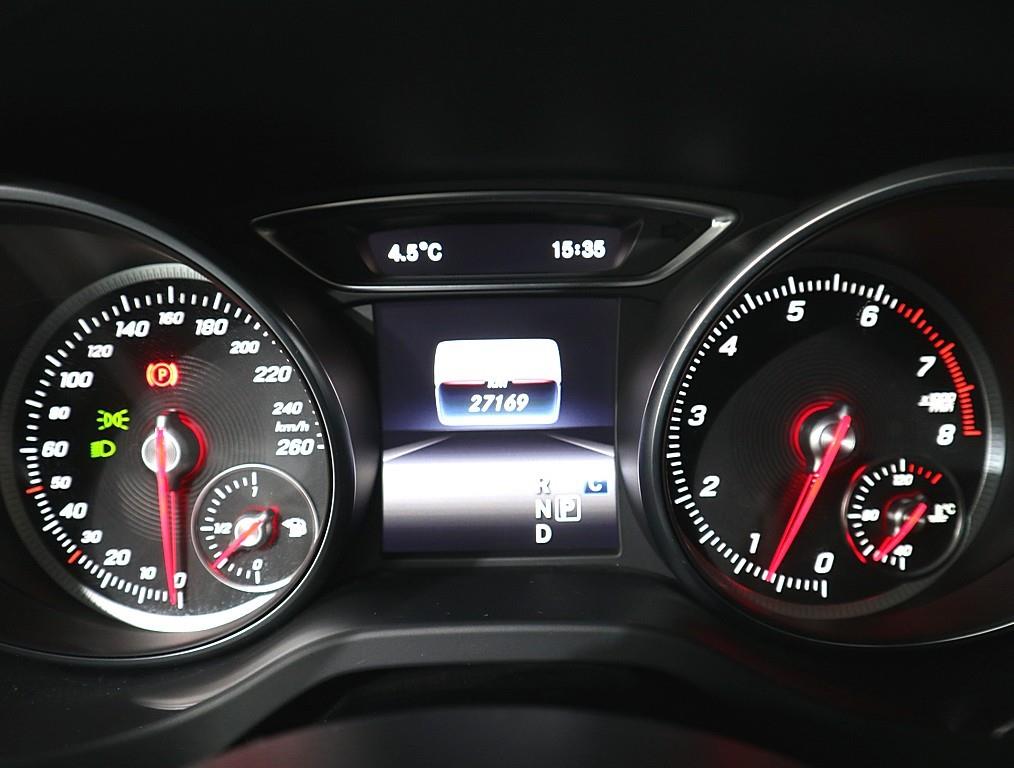 Mercedes Benz GLA Class - Vista 7