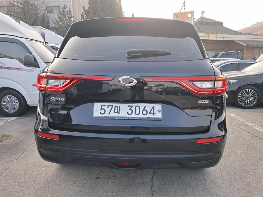 SAMSUNG QM6 - Vista 4