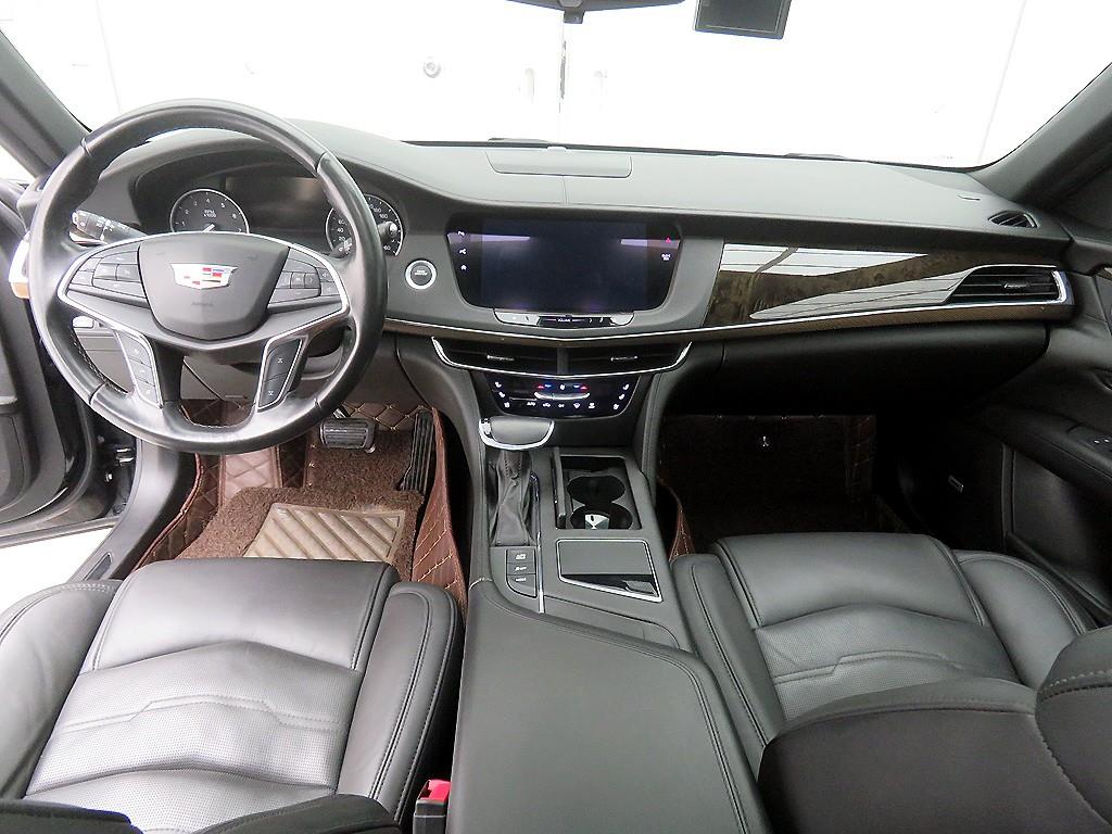 Cadillac CT6 - Vista 8