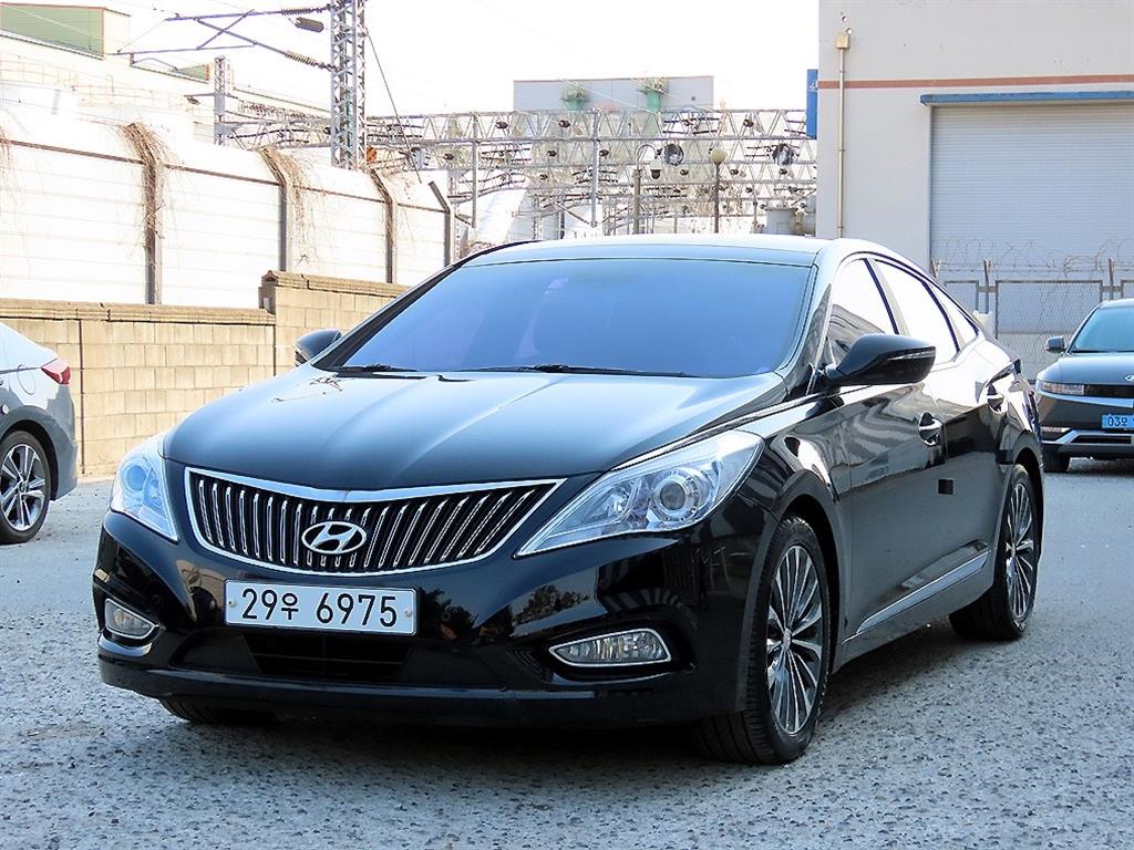 HYUNDAI Grandeur - Vista 2