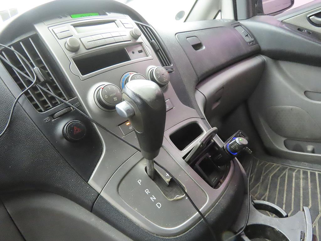 HYUNDAI Starex - Vista 10