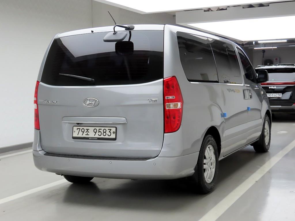 HYUNDAI Starex - Vista 4