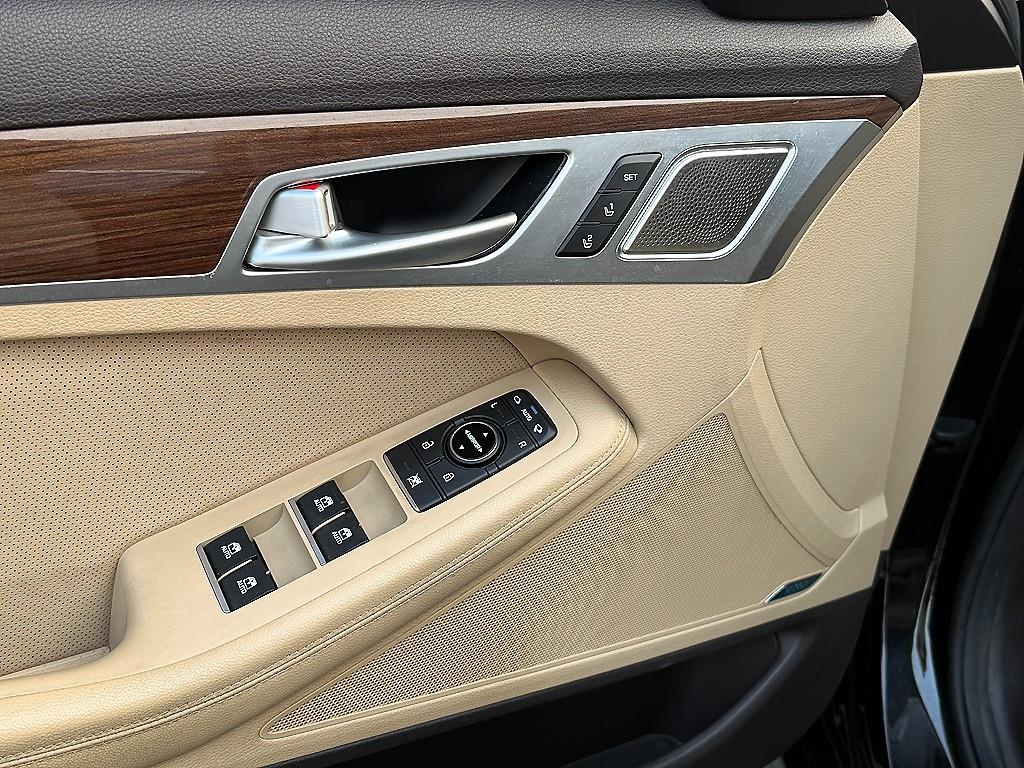 Genesis G80 - Vista 12