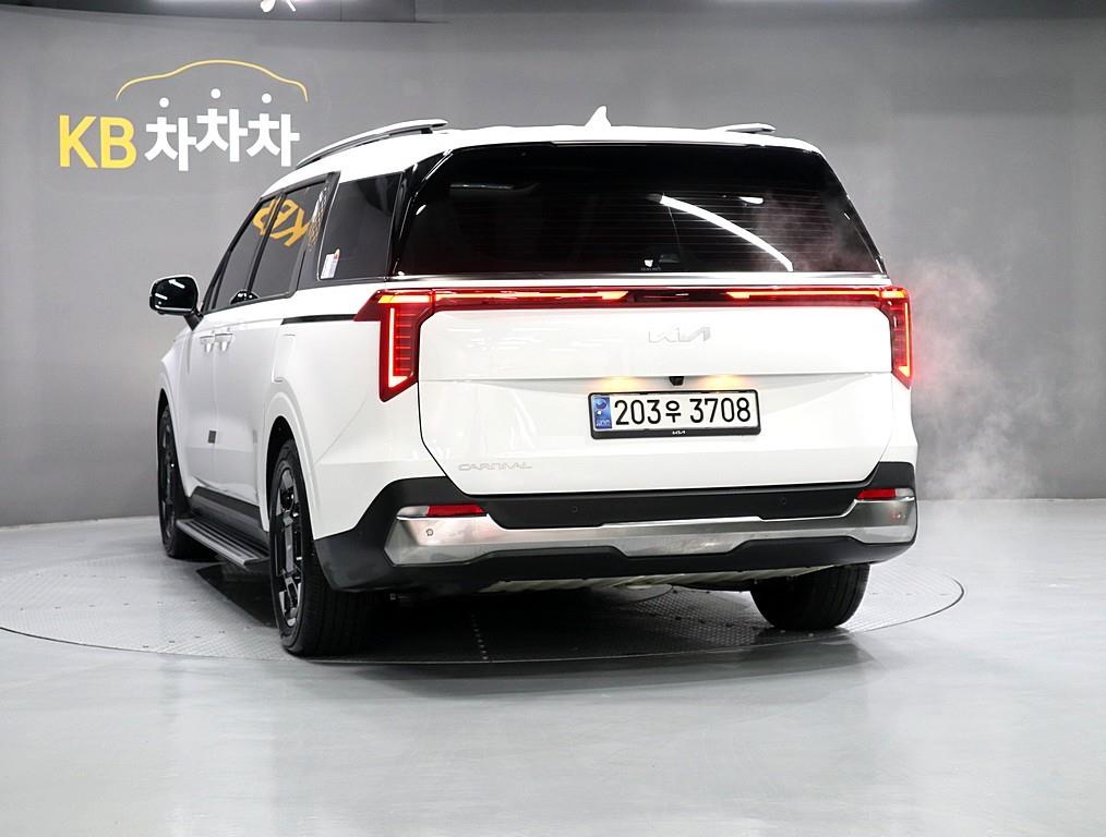 KIA Carnival - Vista 4