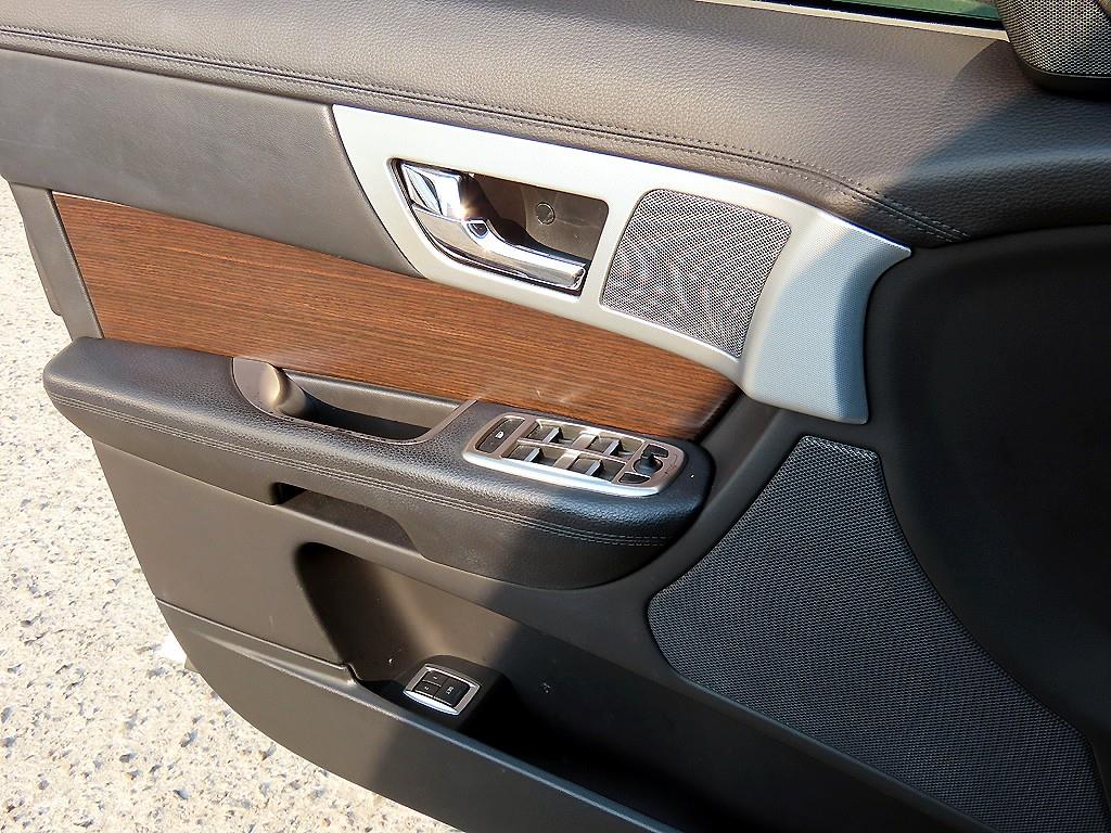 Jaguar XF - Vista 11