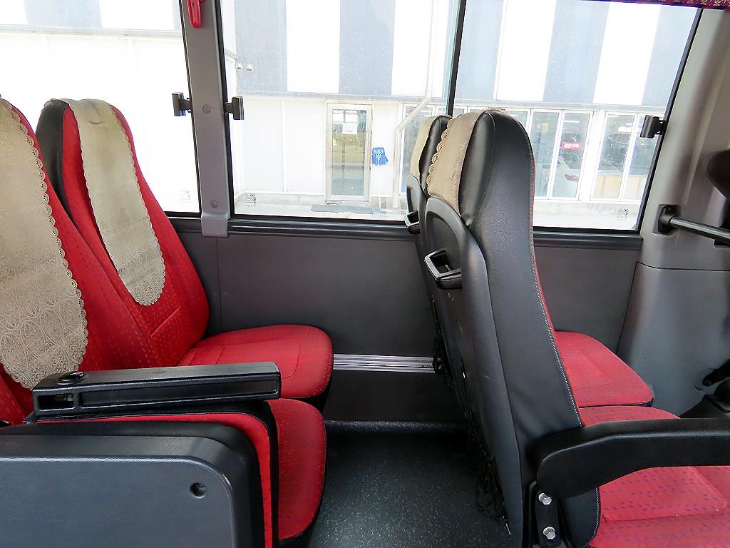 medium and large bus Medium Daewoo Bus - Vista 8