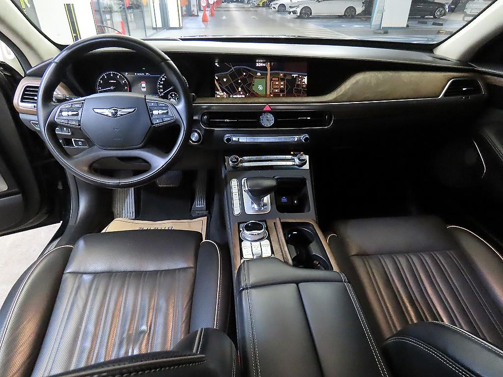 Genesis G90 - Vista 10