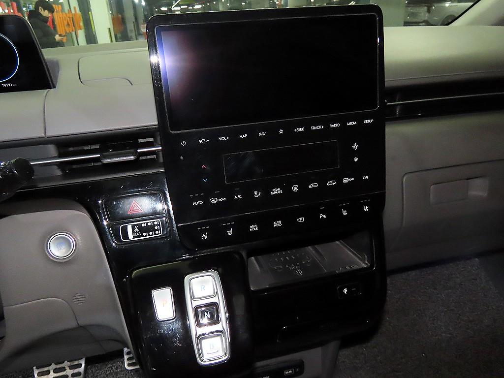 HYUNDAI Staria - Vista 11