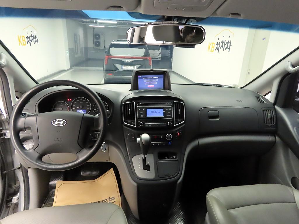 HYUNDAI Starex - Vista 8