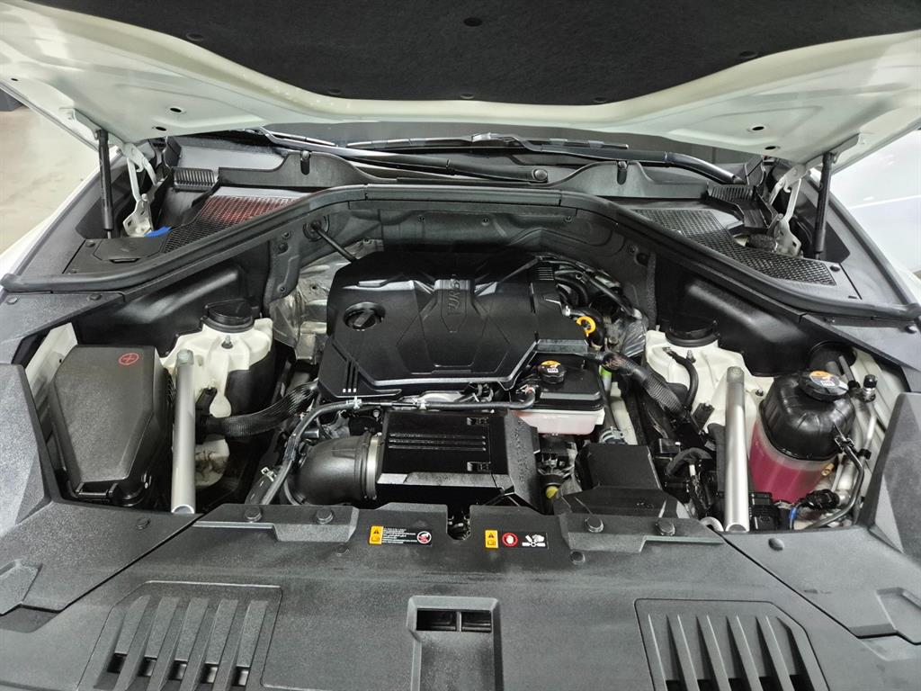 Genesis GV80 - Vista 7