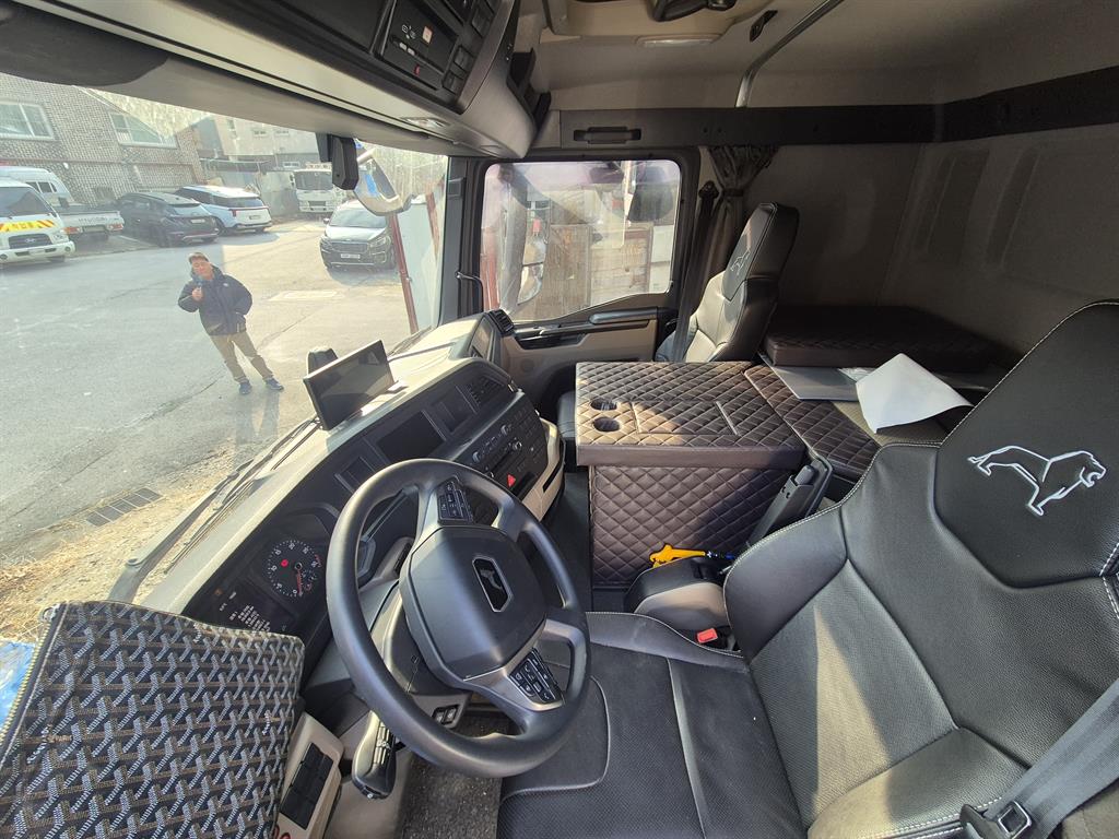 medium and large cargo Live Fish Car - Vista 9