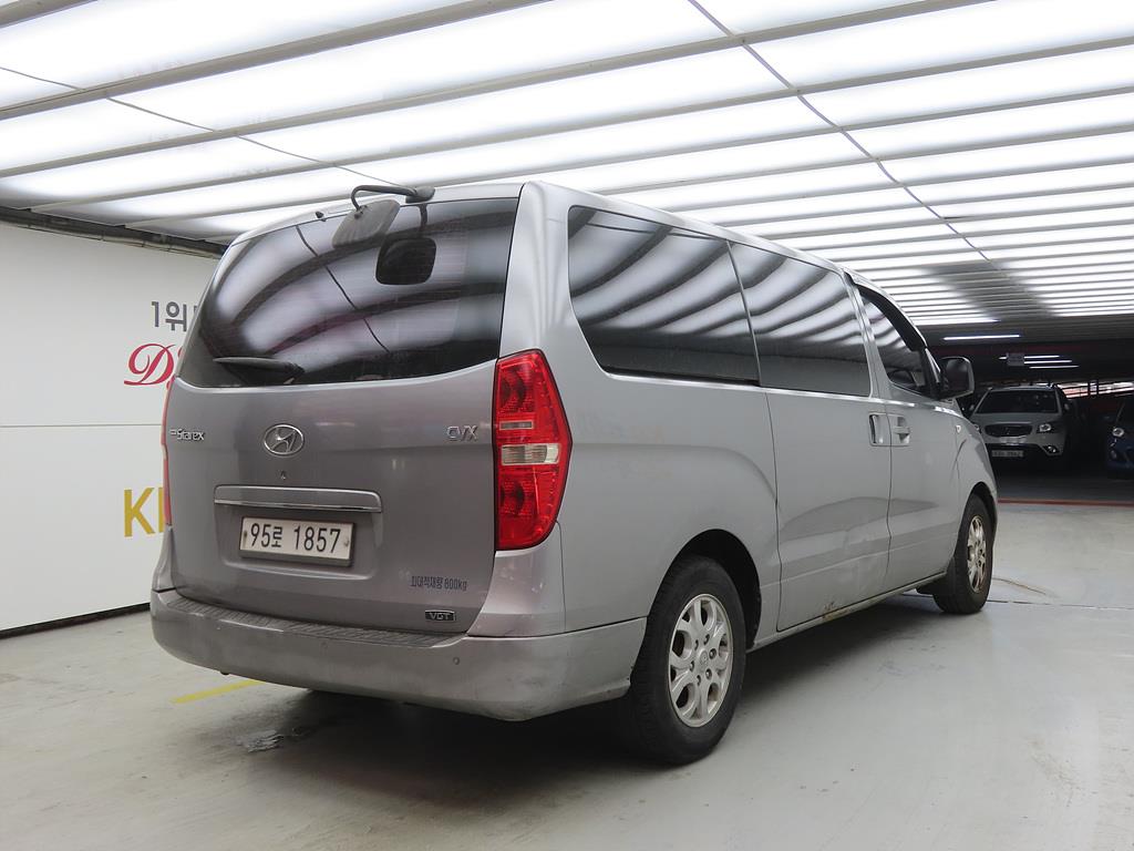 HYUNDAI Starex - Vista 4