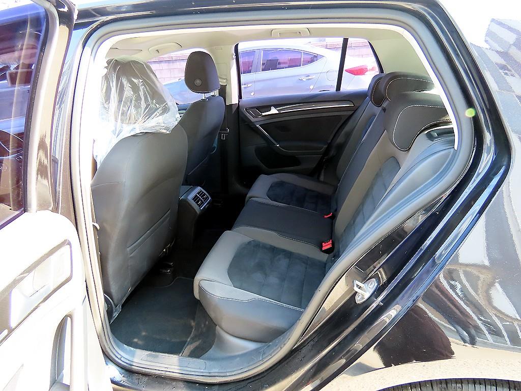 Volkswagen Golf - Vista 6