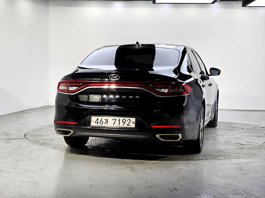 HYUNDAI Grandeur - Vista 3